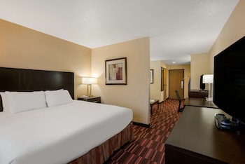 Suite, 1 King Bed, Refrigerator & Microwave
