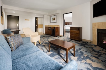 Suite, 1 King Bed, Accessible, Non Smoking