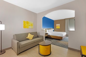 Suite, 1 King Bed with Sofa bed, Accessible, Non Smoking