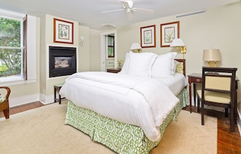 Room 15, King Room (The Cottage)