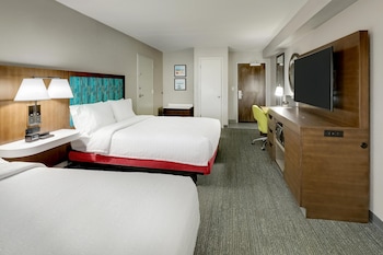 Room, 2 Queen Beds, Accessible, Bathtub
