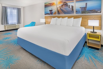 Standard Room, 1 King Bed, Smoking