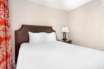 1 BEDROOM 1 KING OR QUEEN SUITE WITH BALCONY