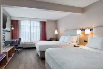 Standard Room, 2 Queen Beds, Accessible Bathtub (Mobility)