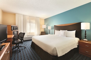 Room, 1 King Bed (Mobility/Hearing Access, Roll-in Shwr)