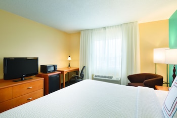 Room, 1 Queen Bed (Mobility/Hearing Access, Roll-In Shwr)
