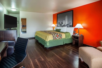 Suite, 1 King Bed, Smoking