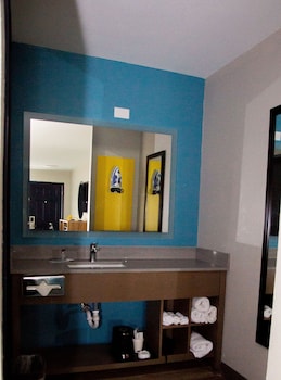 Standard Room, 1 King Bed, Non Smoking