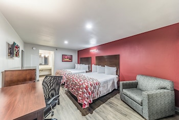 Deluxe Room, 2 Queen Beds, Accessible (Smoke Free)