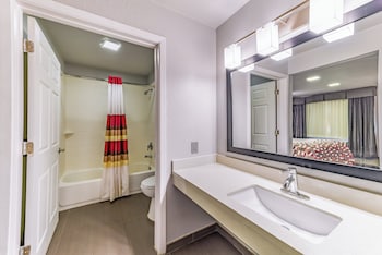 Deluxe Room, 1 King Bed (Smoke Free)
