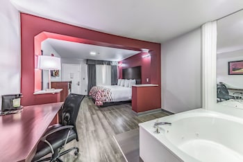 Superior Room, 1 King Bed, Jetted Tub (Smoke Free)
