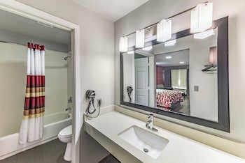 Superior Room, 1 King Bed, Jetted Tub (Smoke Free)