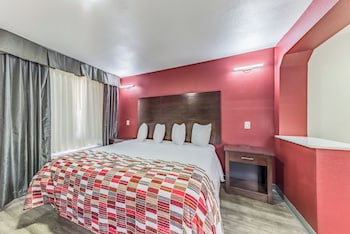 Superior Room, 1 King Bed with Sofa bed (Smoke Free)
