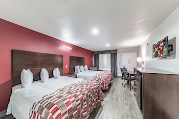 Deluxe Room, 2 Queen Beds, Accessible (Smoke Free)