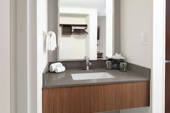 Room, 2 Queen Beds (Mobility/Hearing Accessible, Tub)