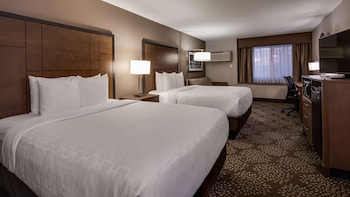 Standard Room, 2 Queen Beds, Non Smoking, Refrigerator & Microwave (with Sofabed)