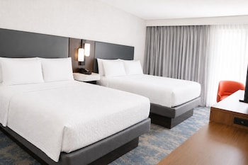 Room, 2 Queen Beds, Microwave
