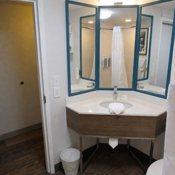 Room, 2 Queen Beds, Microwave