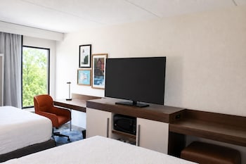 Room, 2 Queen Beds, Microwave