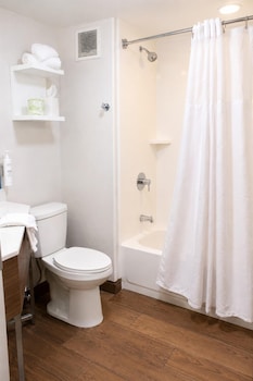 Room, 2 Queen Beds, Microwave