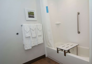 Room, 1 King Bed, Accessible