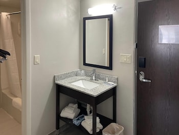Standard Room, 2 Queen Beds, Non Smoking