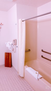 Standard Room, 1 King Bed, Accessible, Non Smoking