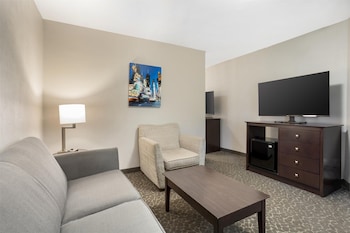Suite, 1 Queen Bed, Non Smoking, Refrigerator (with Single Sofabed)