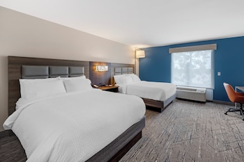 Standard Room, 2 Queen Beds (Mobility, Roll-In Shower)