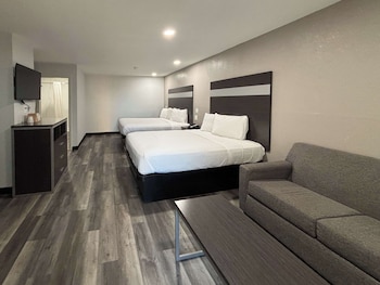 Standard Room, Multiple Beds, Non Smoking
