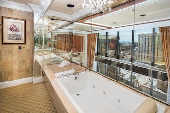 One Bedroom Spa Suite