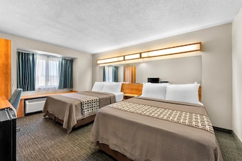 Basic Room, 2 Queen Beds, Smoking