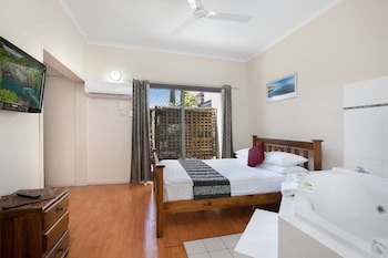 Suite, 1 Queen Bed, Jetted Tub