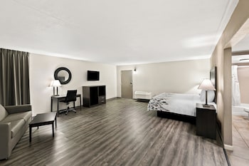 Superior Room, 1 King Bed, Non Smoking, Jetted Tub