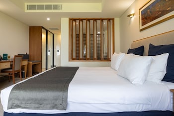 Superior Room, 1 King Bed, Ocean View (Spa)
