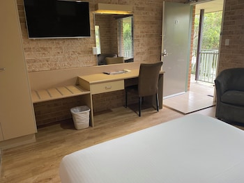 Executive Queen Room (Pet Friendly)