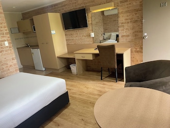 Executive Queen Room (Pet Friendly)
