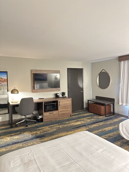 Room, 2 Queen Beds, Accessible, Non Smoking