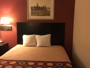 Standard Room, 1 Queen Bed, Accessible, Non Smoking (Mobility)