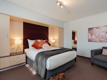 Deluxe Suite, 1 King Bed