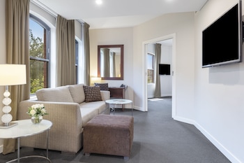 Riverview Spa Suite