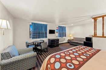 Suite, 1 King Bed, Non Smoking, Club Lounge Access