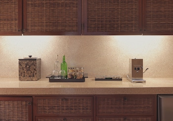 The Petitenget Suite
