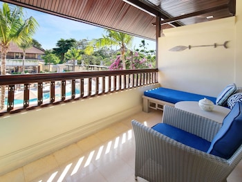 Deluxe Room, 1 King Bed, Pool View (Garden Wing Separated from the Beach by the Road)