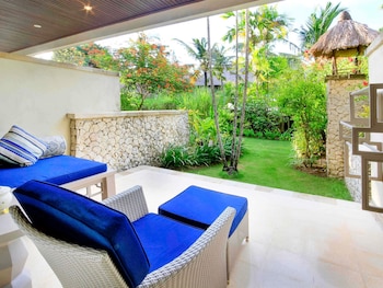 Deluxe Room, 1 King Bed (Garden Wing Separated from the Beach by the Road)