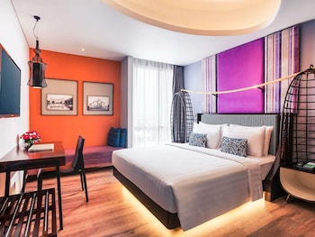 Superior Room, 1 King Bed, City View (Classic)