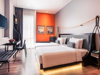 Superior Room, 2 Twin Beds, City View (Classic)