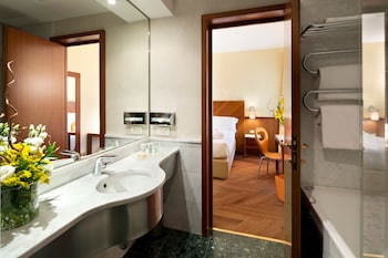 Executive Double Room (with Sofa Bed)