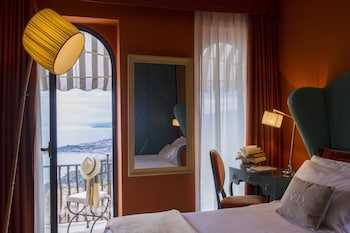 Superior Double Room, 1 Bedroom, Mountain View, Sea Facing