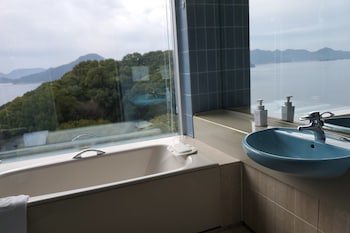 [18~19F] [G7] [Club Floor] Luxury Room With View Bath, Non Smoking